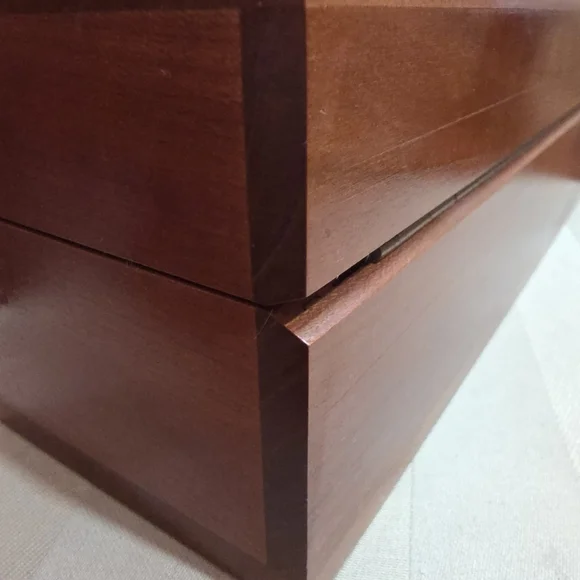 CRISTAL ROSE LOUIS ROEDERER RARE HANDMAID CHAMPAGNE BOX REIMS FRANCE Ex Cond - Picture 7 of 15